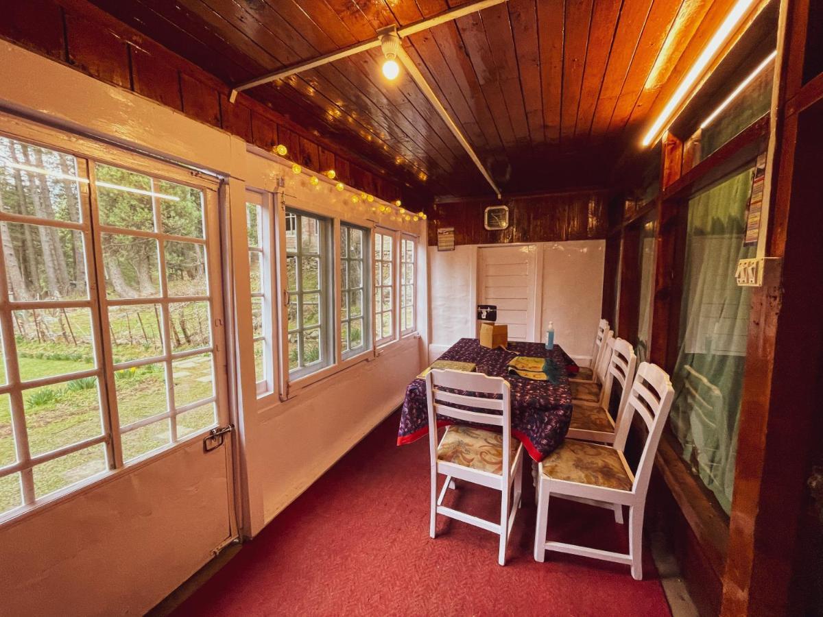 Oswal Cottage Pahalgām Esterno foto