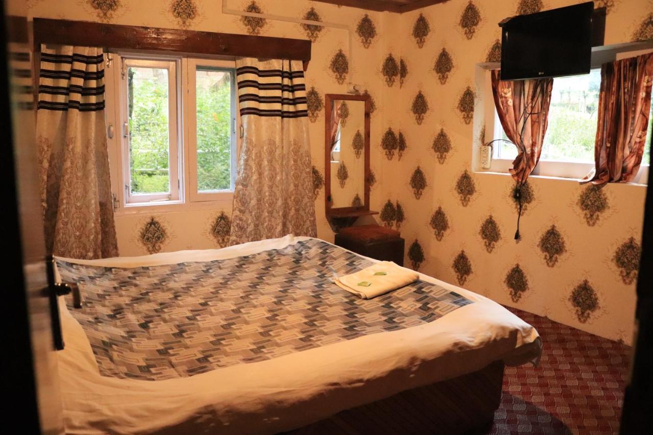 Oswal Cottage Pahalgām Esterno foto